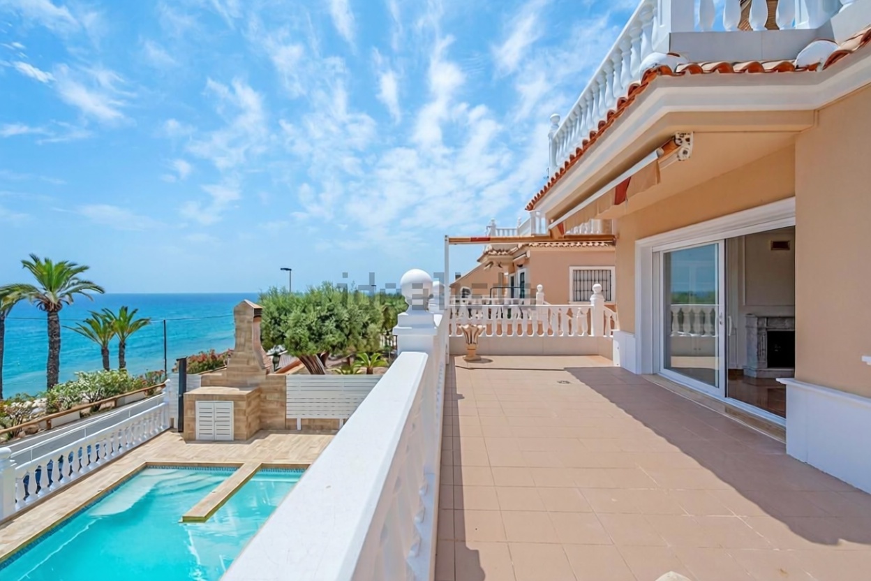 Chalet con acceso directo a playa en Torrevieja
