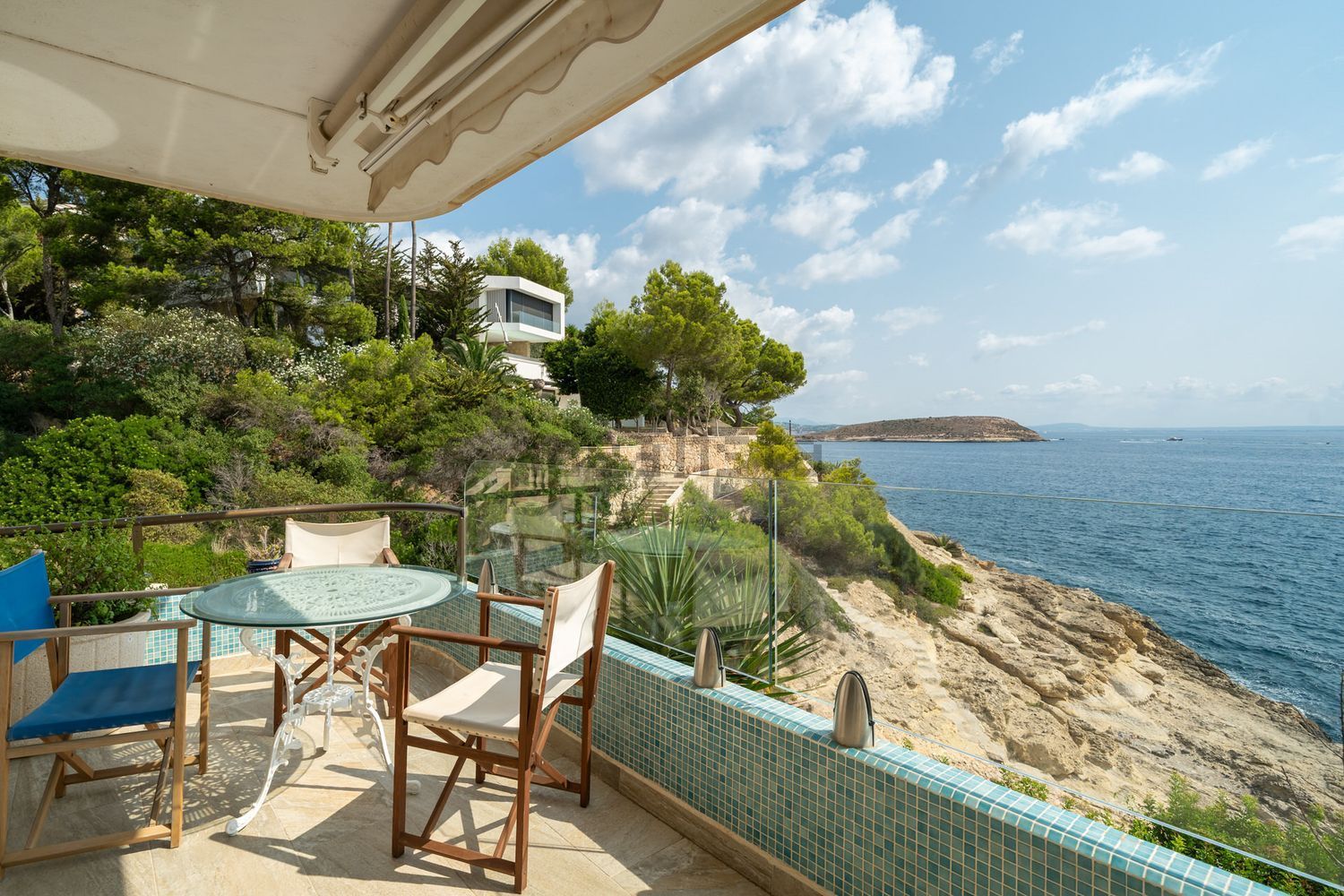 Beachfront flat in Calvià — Bedroom