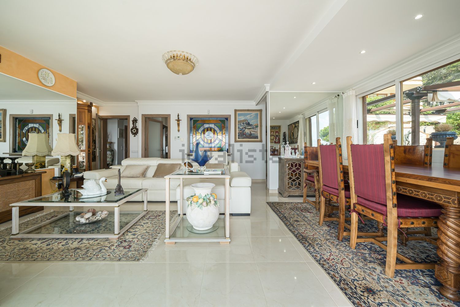 Beachfront flat in Calvià — Sea view