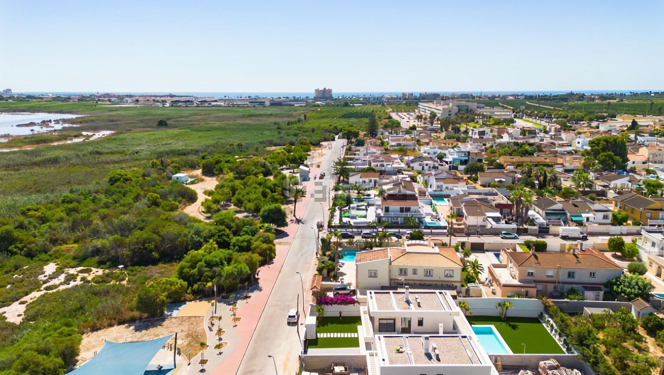 Chalet con acceso directo a playa en Torrevieja