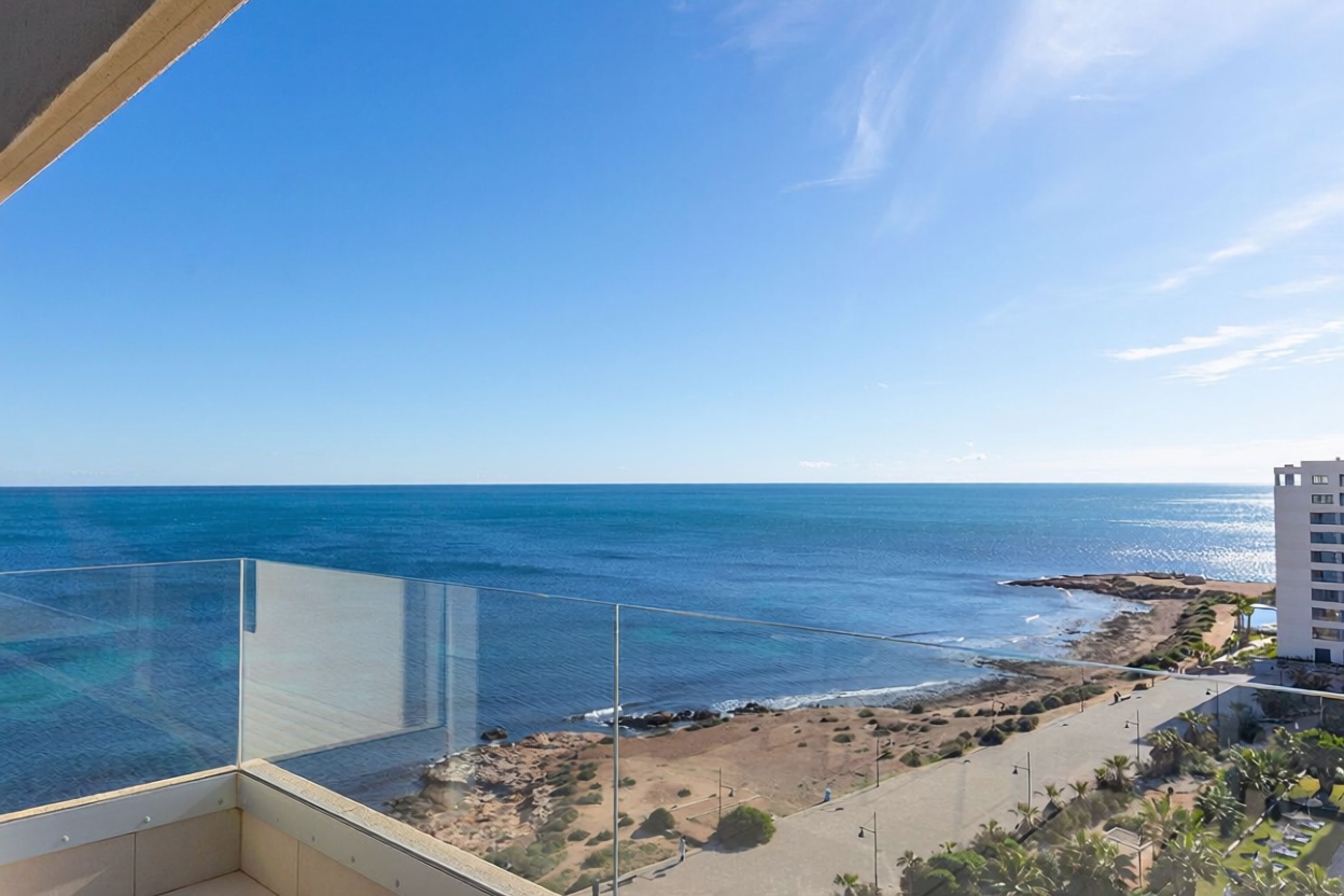 Seafront attic in Torrevieja — Sea view