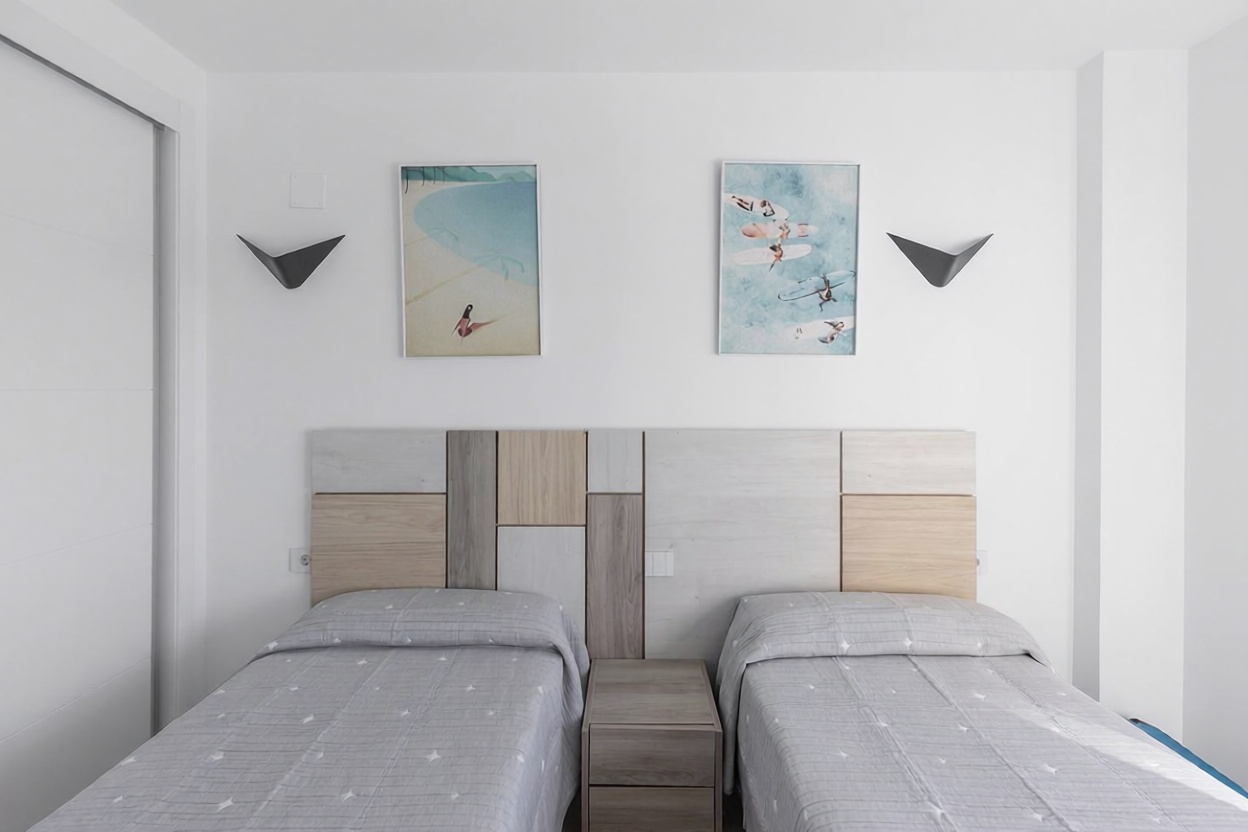 Piso en primera línea de playa en Torrevieja — Dormitorio