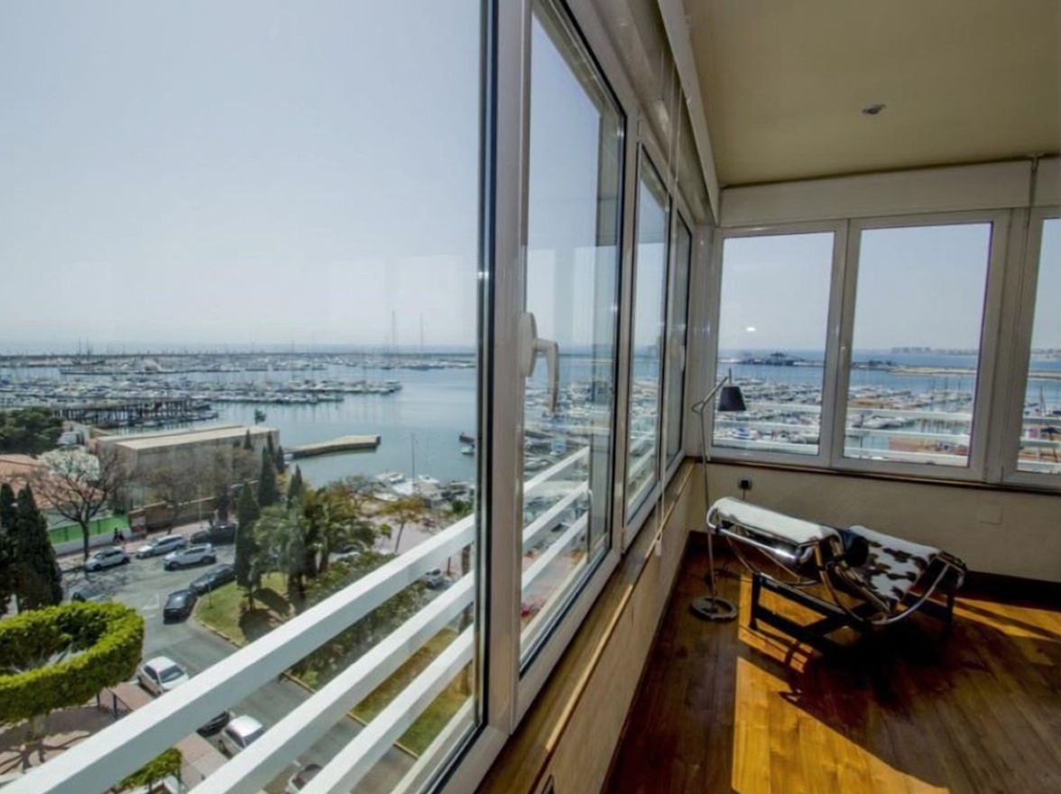 Seafront attic in Torrevieja — Sea view