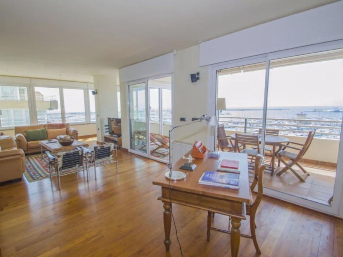 Seafront attic in Torrevieja — Living room
