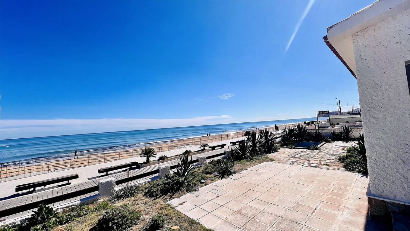 Chalet con acceso directo a playa en Torrevieja