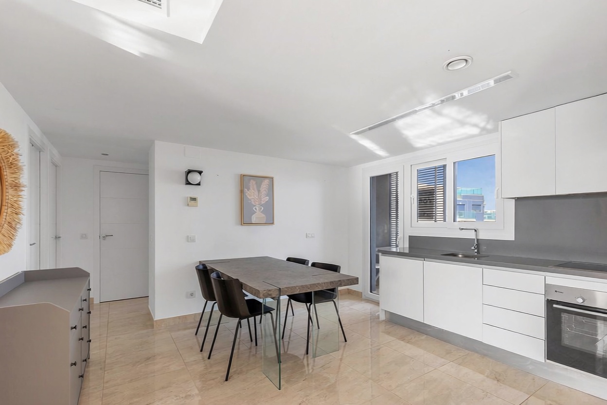 Seafront attic in Torrevieja — Kitchen