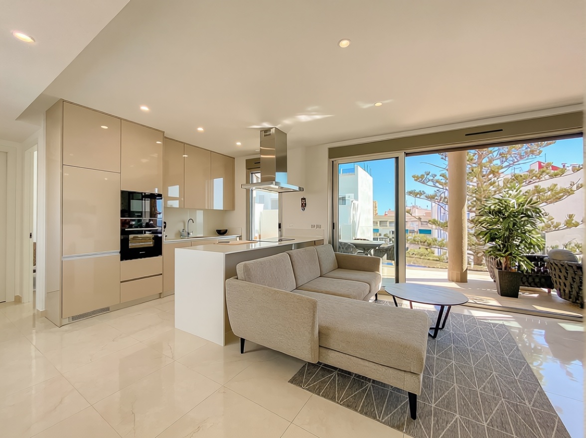 Seafront attic in Torrevieja — Kitchen