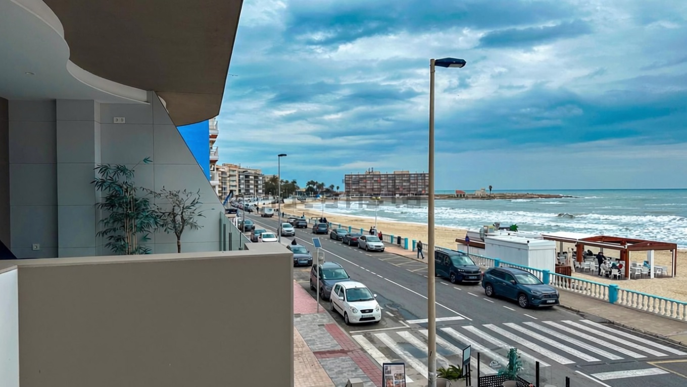Piso en primera línea de playa en Torrevieja