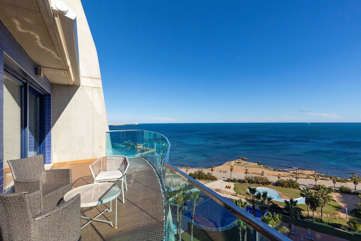 Ático en primera línea de mar en Torrevieja