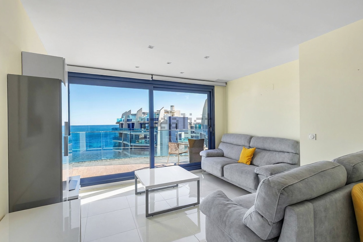 Seafront attic in Torrevieja — Living room