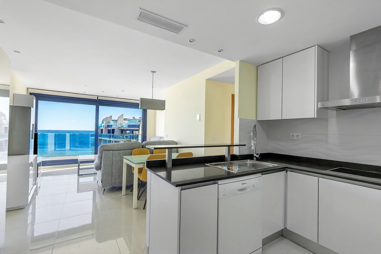 Seafront attic in Torrevieja — Kitchen