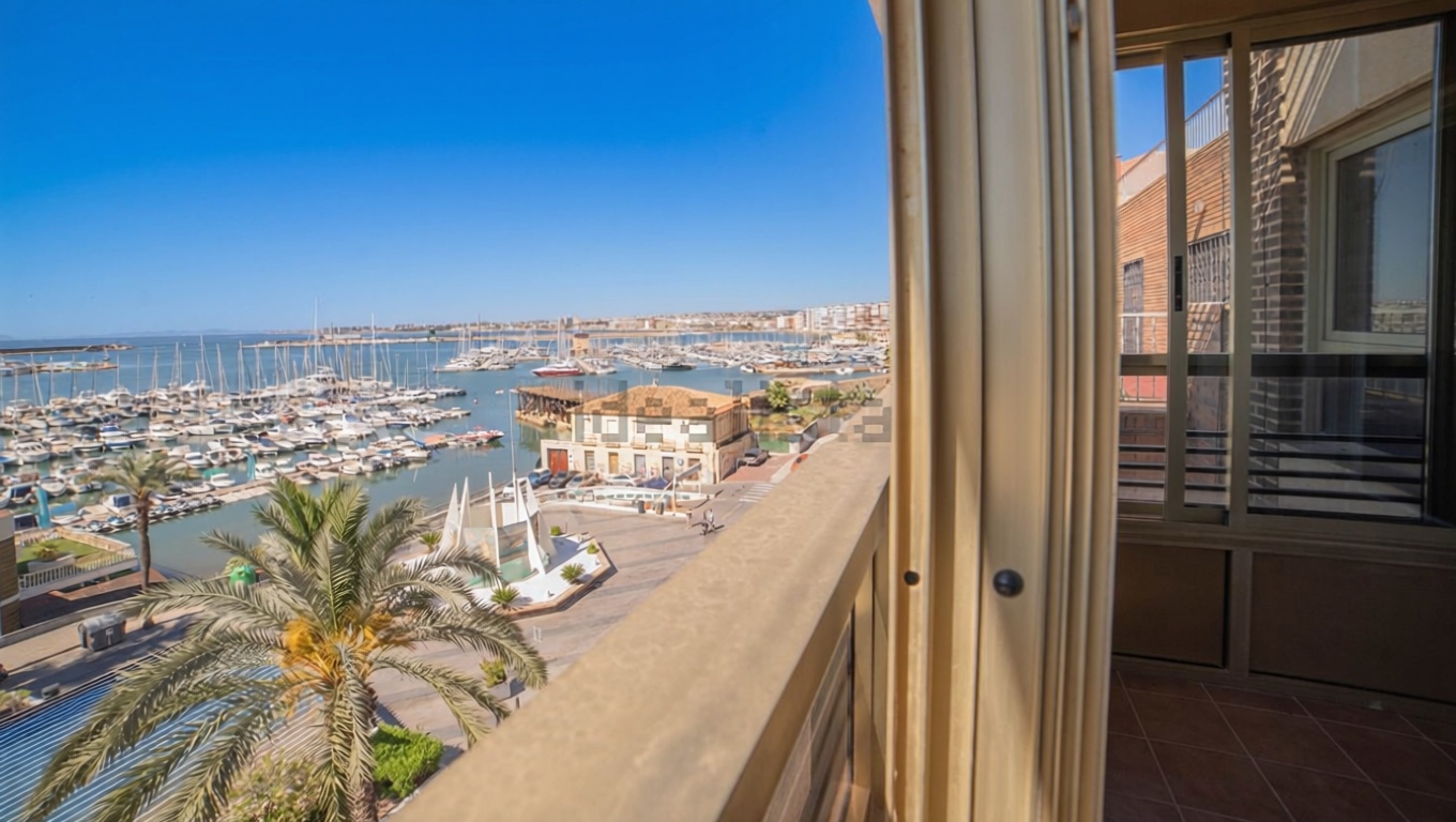 Ático en primera línea de mar en Torrevieja — Terraza mar