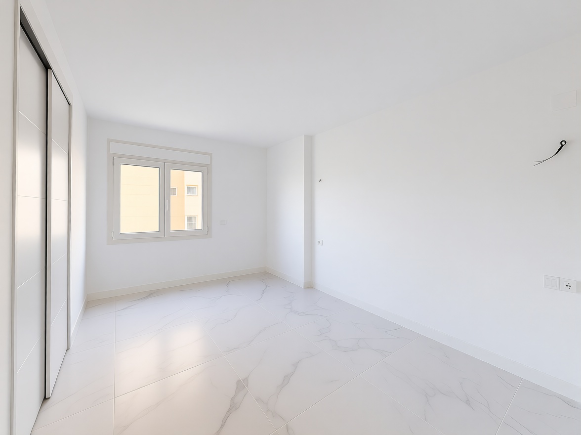 Appartement en première ligne de plage à Torrevieja — Chambre