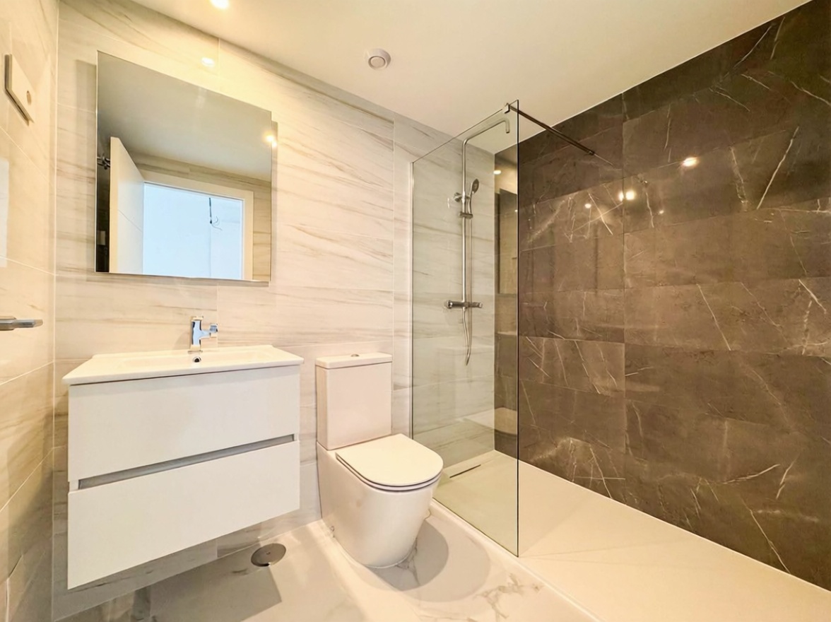 Appartement en première ligne de plage à Torrevieja — Sanitaires