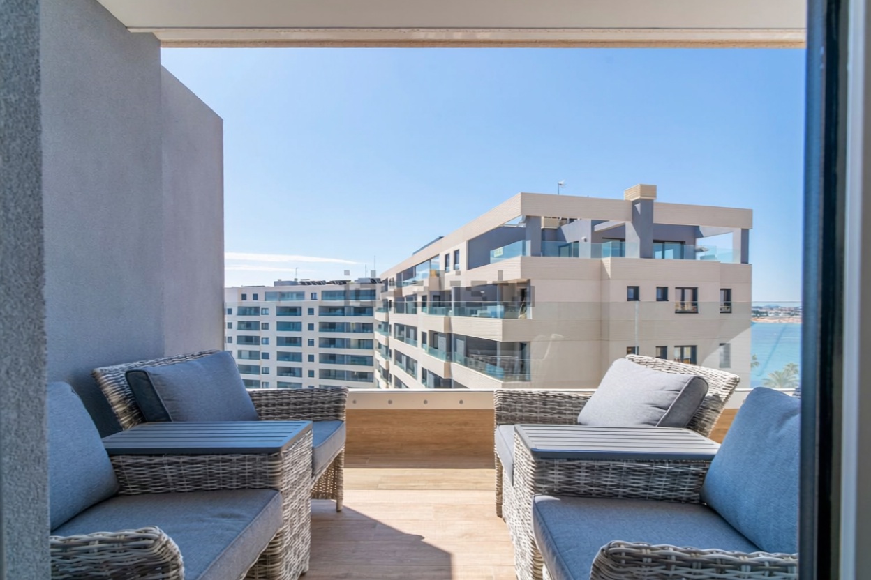 Appartement en première ligne de plage à Torrevieja — Terrasse mer