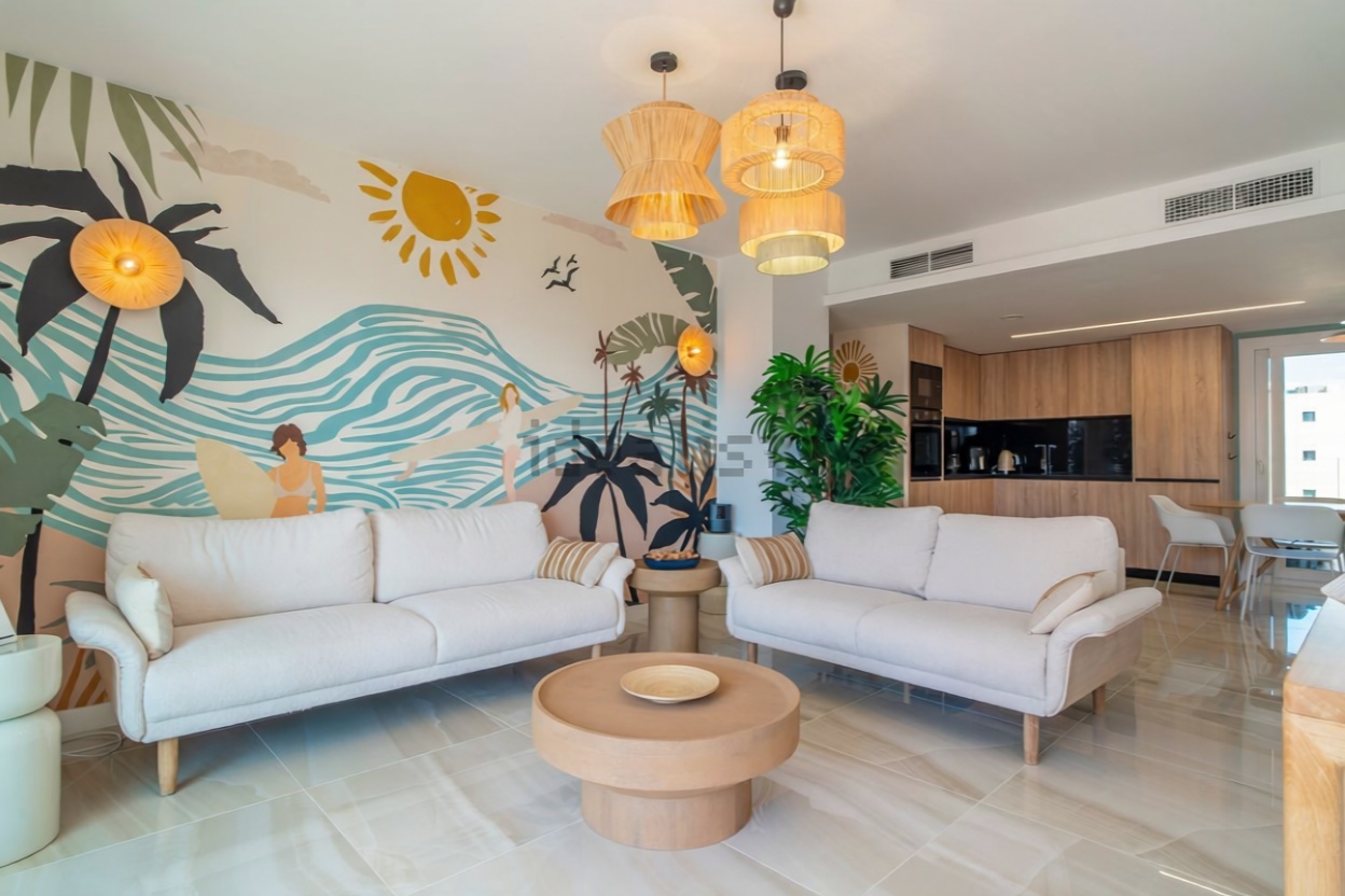 Appartement en première ligne de plage à Torrevieja — Séjour