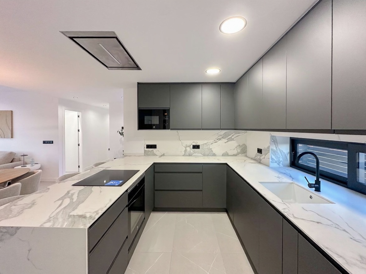 Chalet con acceso directo a playa en Torrevieja — Cocina