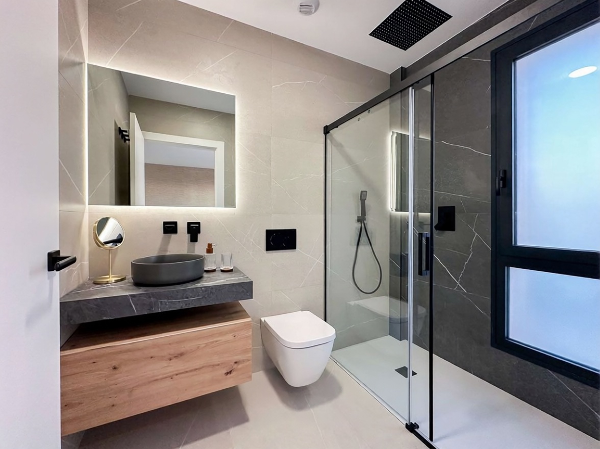 Chalet con acceso directo a playa en Torrevieja — Baño