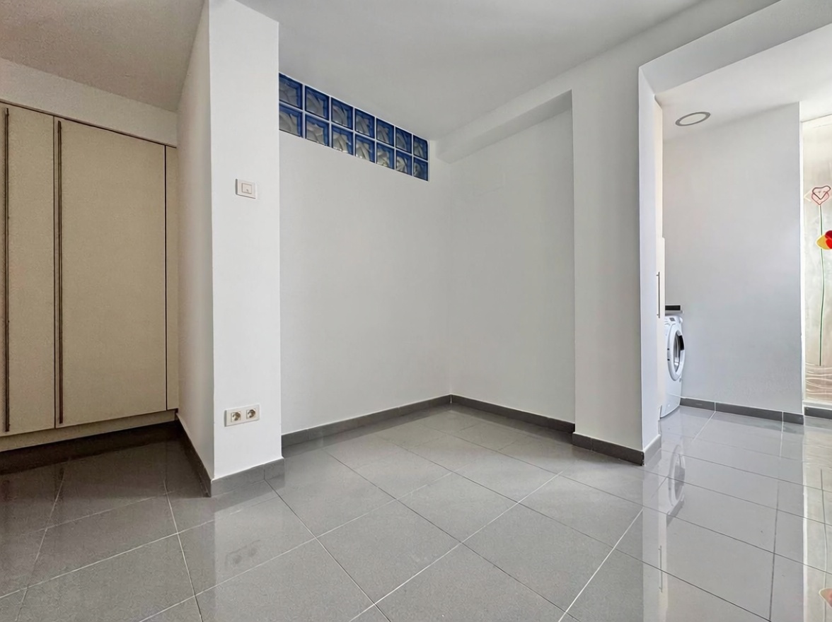 Piso en primera línea de playa en Torrevieja — Dormitorio