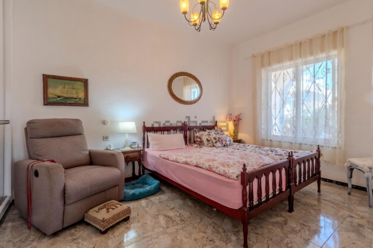 Chalet with direct beach access in Torrevieja — Bedroom