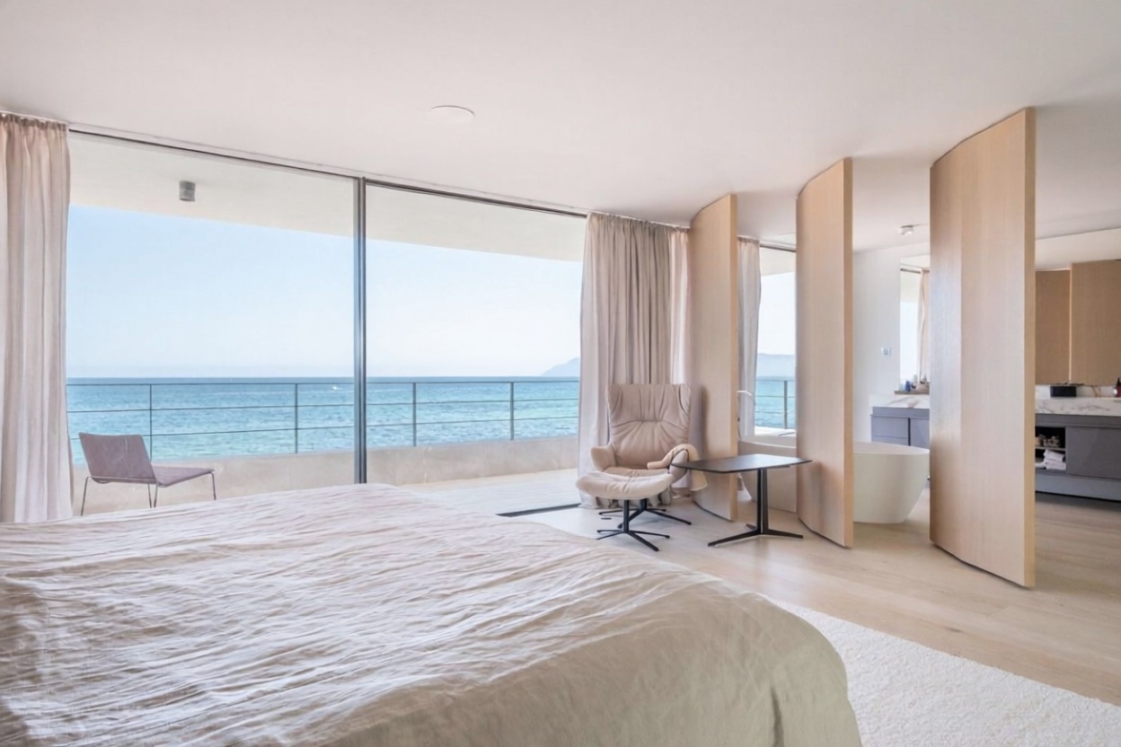 Chalet with direct beach access in Santa Margalida — Bedroom