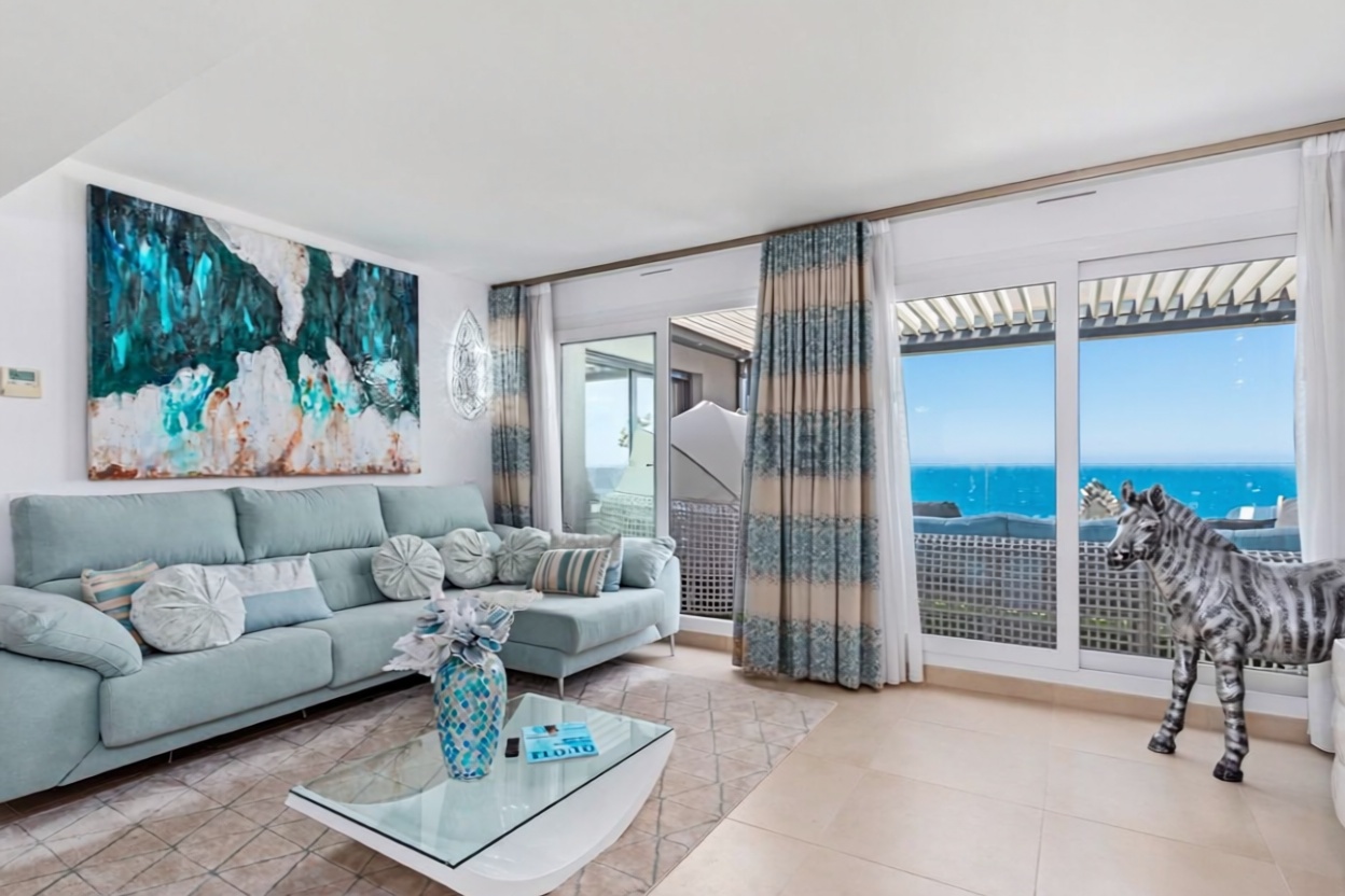 Chalet con acceso directo a playa en Torrevieja — Salón