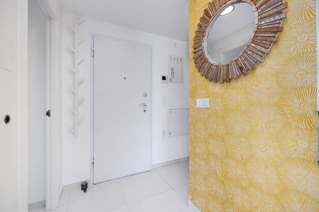 Beachfront flat in Torrevieja — Bathroom