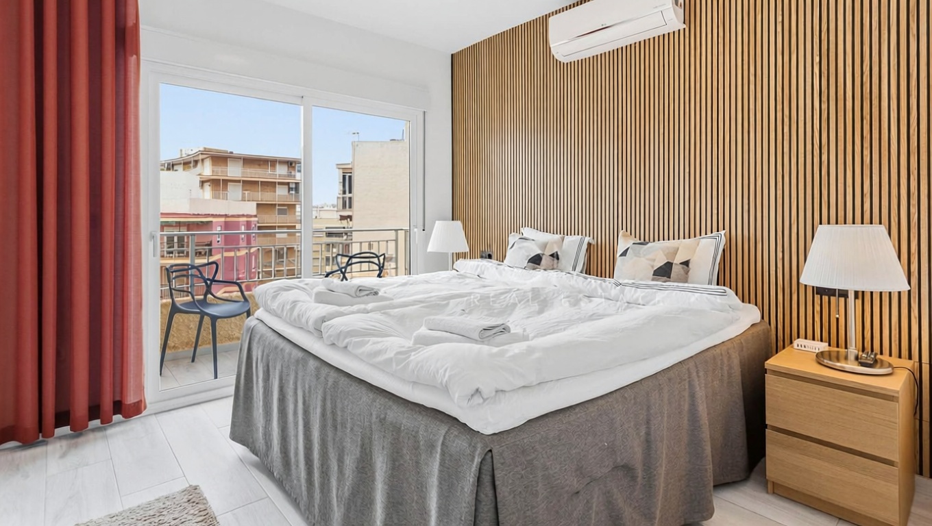Beachfront flat in Torrevieja — Bedroom