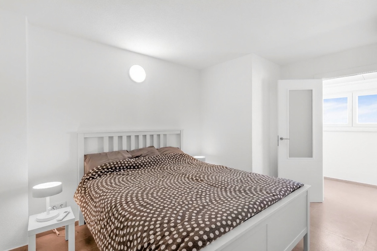 Beachfront flat in Torrevieja — Bedroom