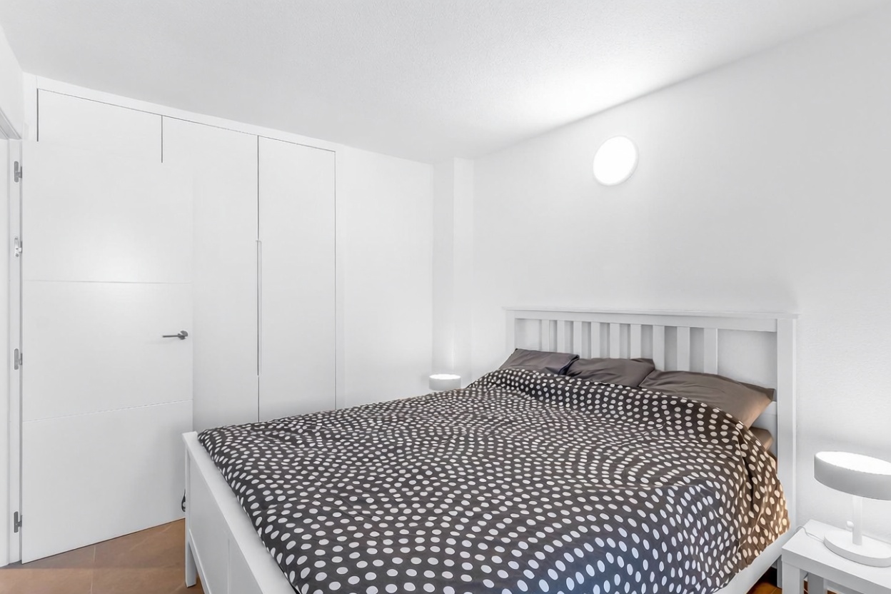 Beachfront flat in Torrevieja — Bathroom