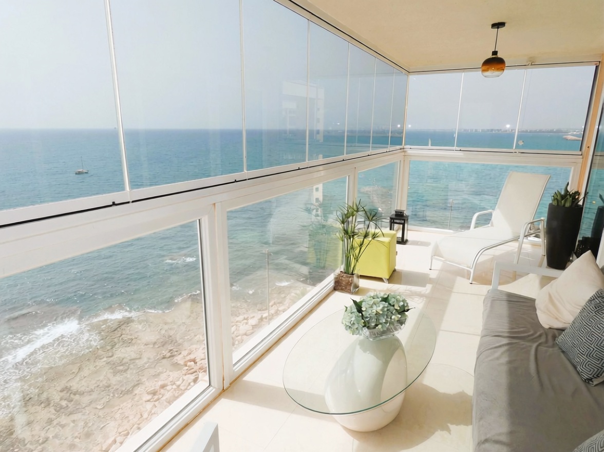 Beachfront flat in Torrevieja