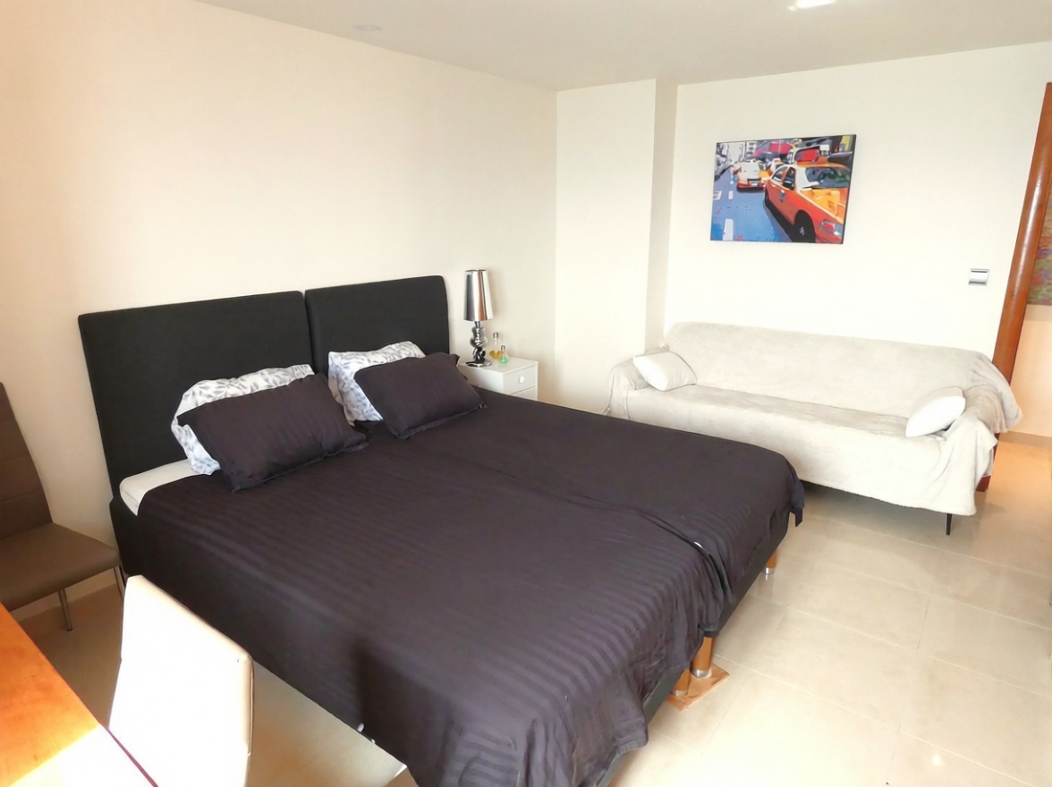 Beachfront flat in Torrevieja — Bedroom