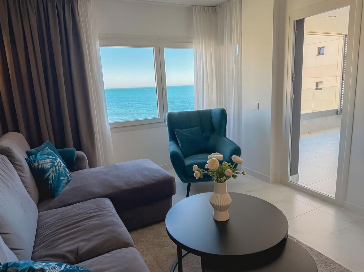 Appartement en première ligne de plage à Orihuela — Séjour