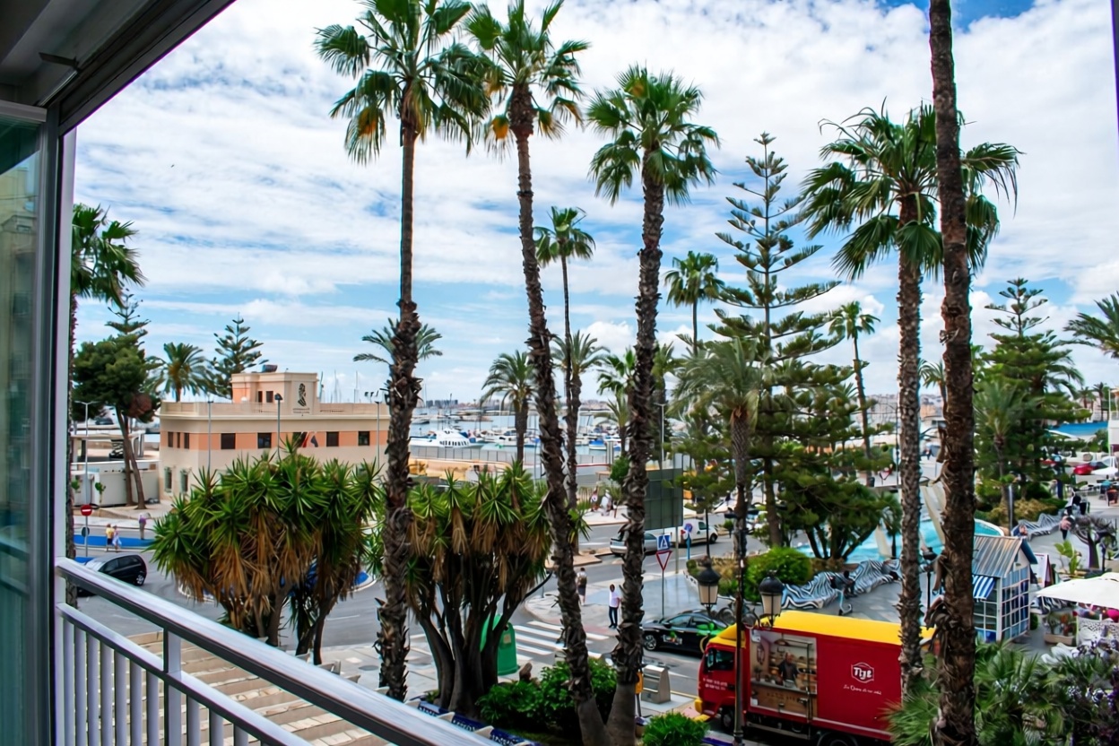 Beachfront flat in Torrevieja