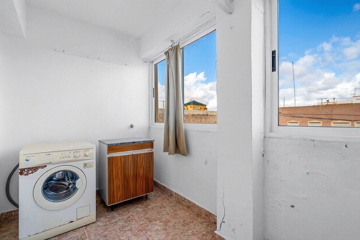 Beachfront flat in Torrevieja — Sea terrace