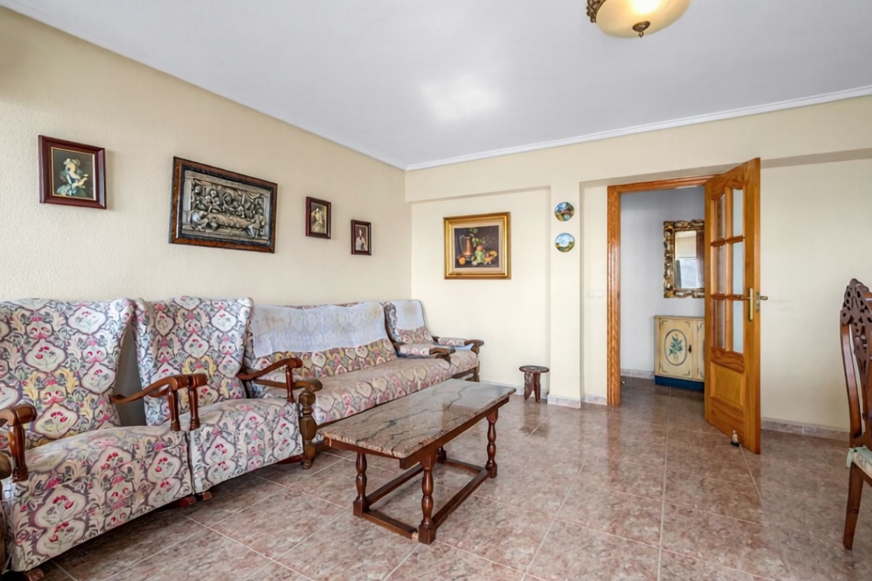Beachfront flat in Torrevieja — Kitchen