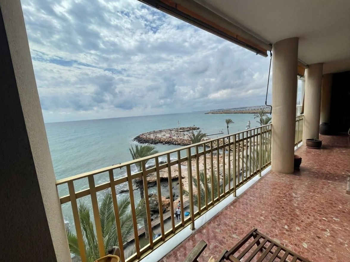 Piso en primera línea de playa en Torrevieja