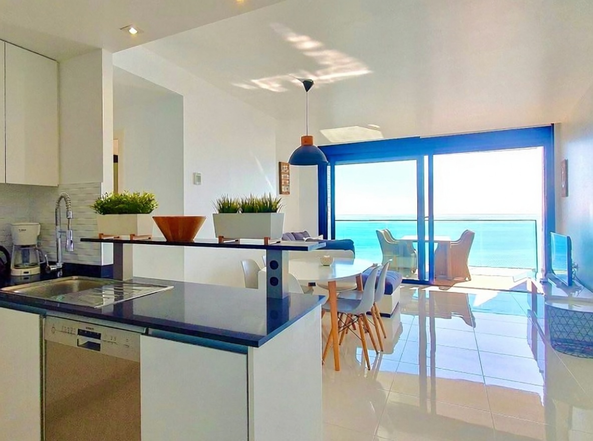 Appartement en première ligne de plage à Torrevieja — Chambre