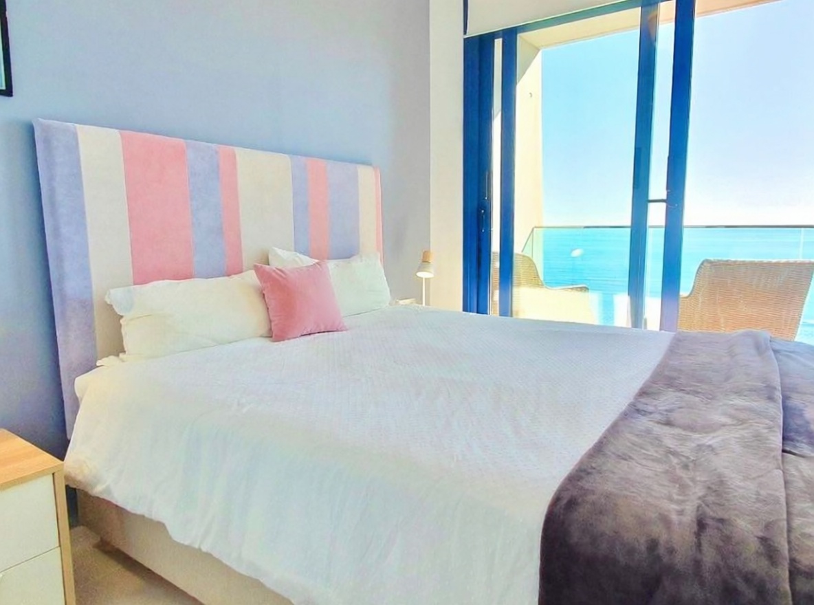 Appartement en première ligne de plage à Torrevieja — Chambre