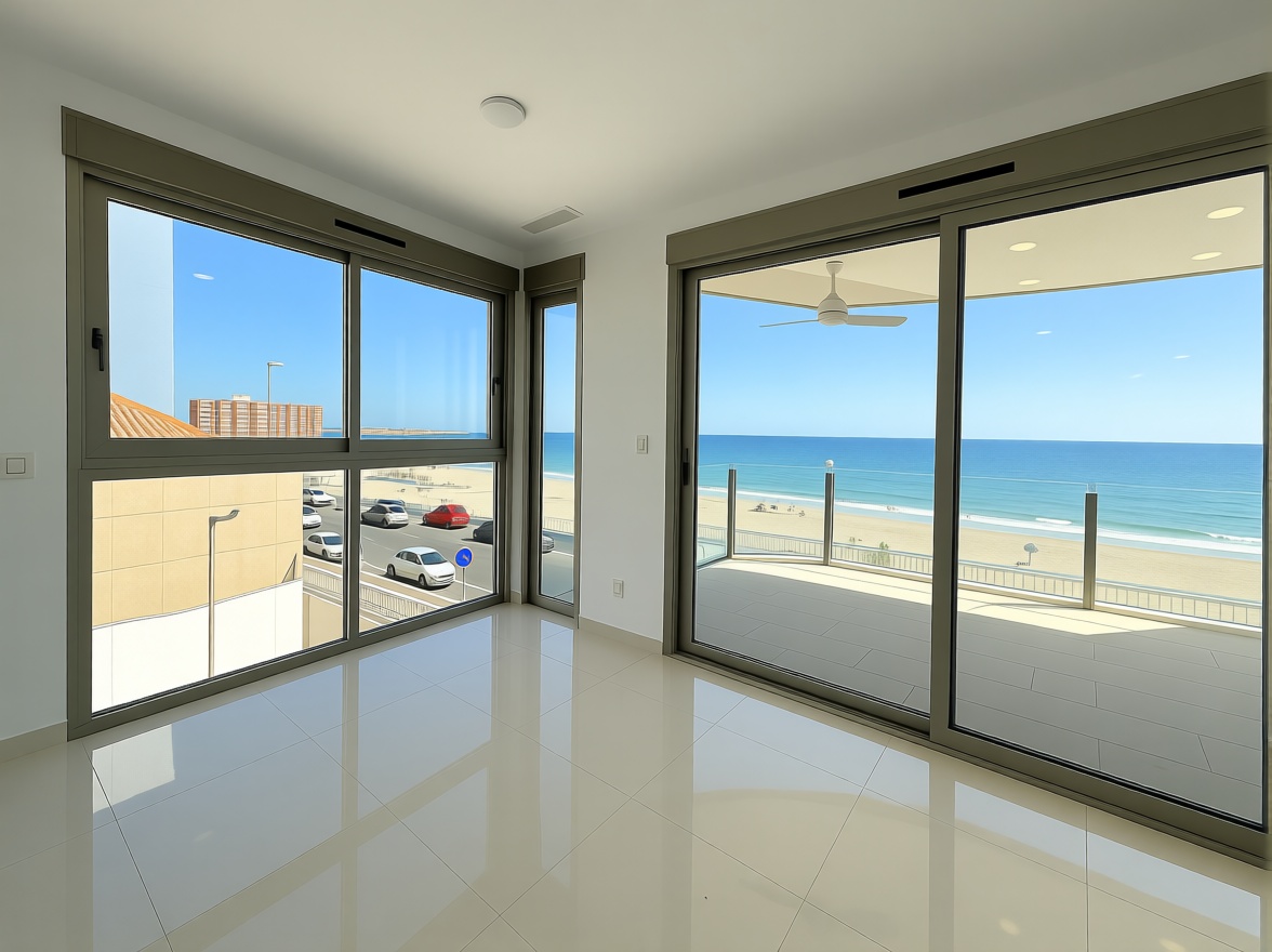 Beachfront flat in Torrevieja — Living room