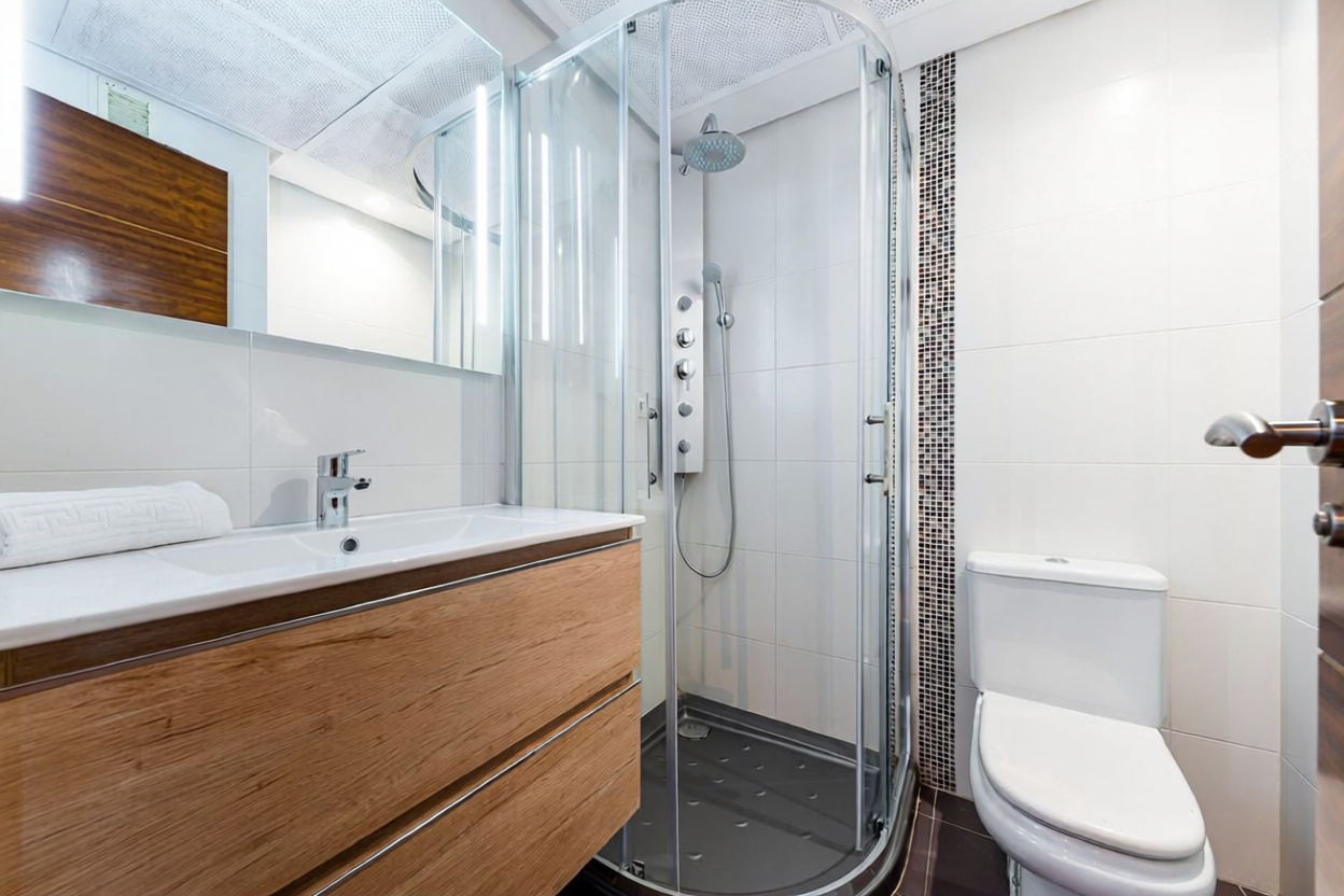 Appartement en première ligne de plage à Torrevieja — Sanitaires