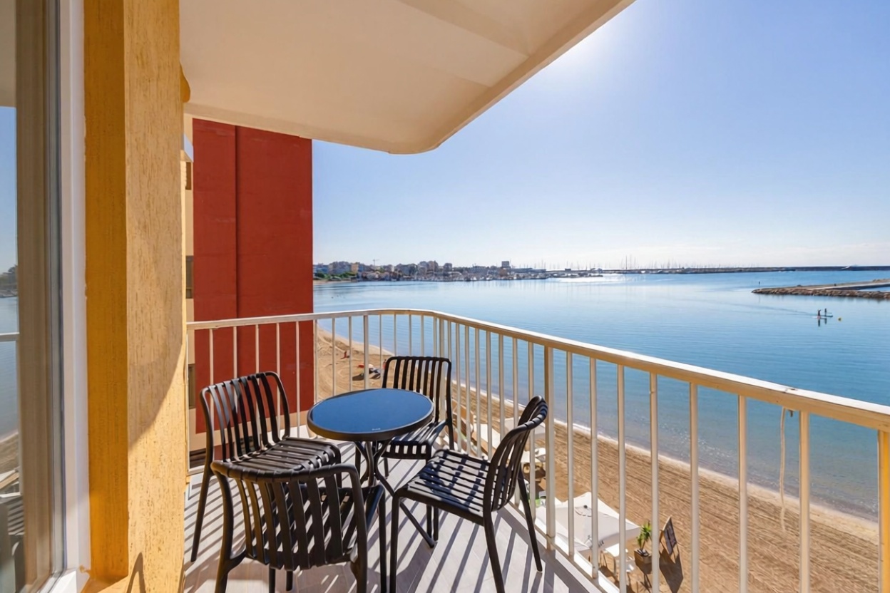 Beachfront flat in Torrevieja