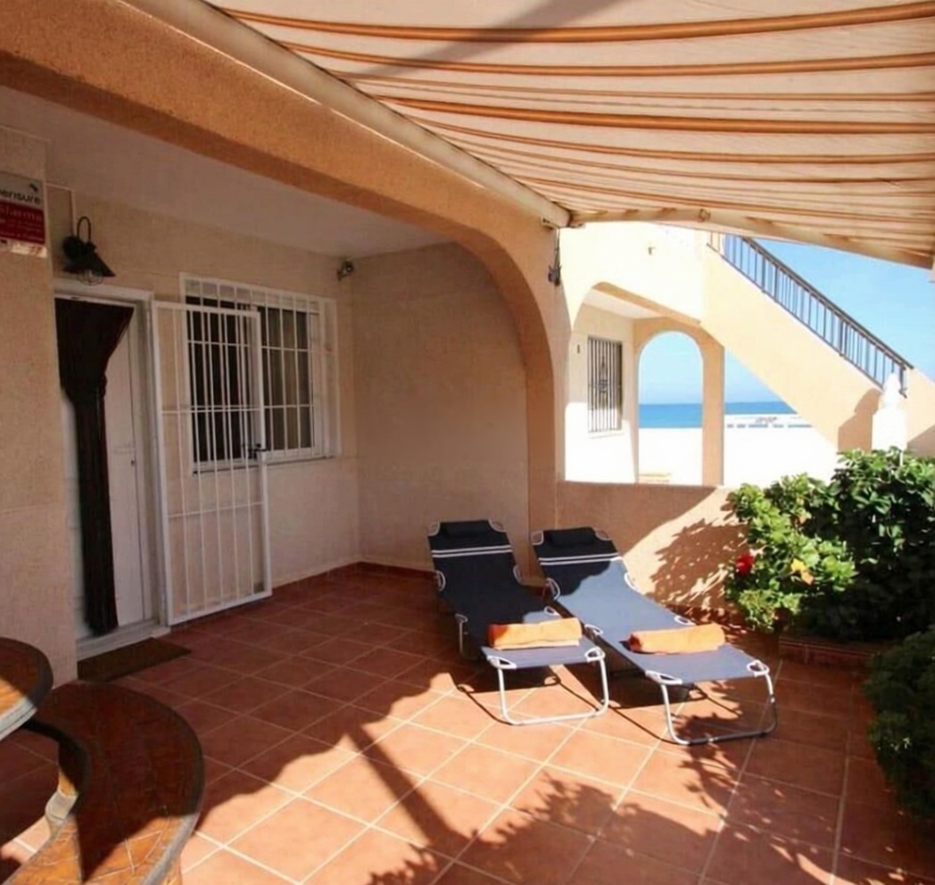 Chalet with direct beach access in Torrevieja