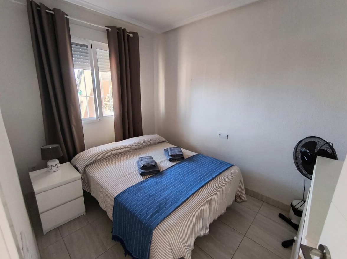Chalet with direct beach access in Torrevieja — Bathroom