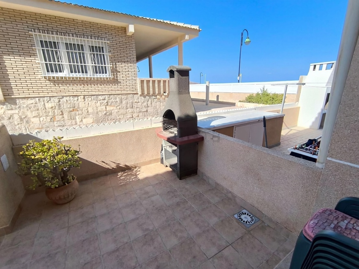 Chalet with direct beach access in Torrevieja — Bedroom
