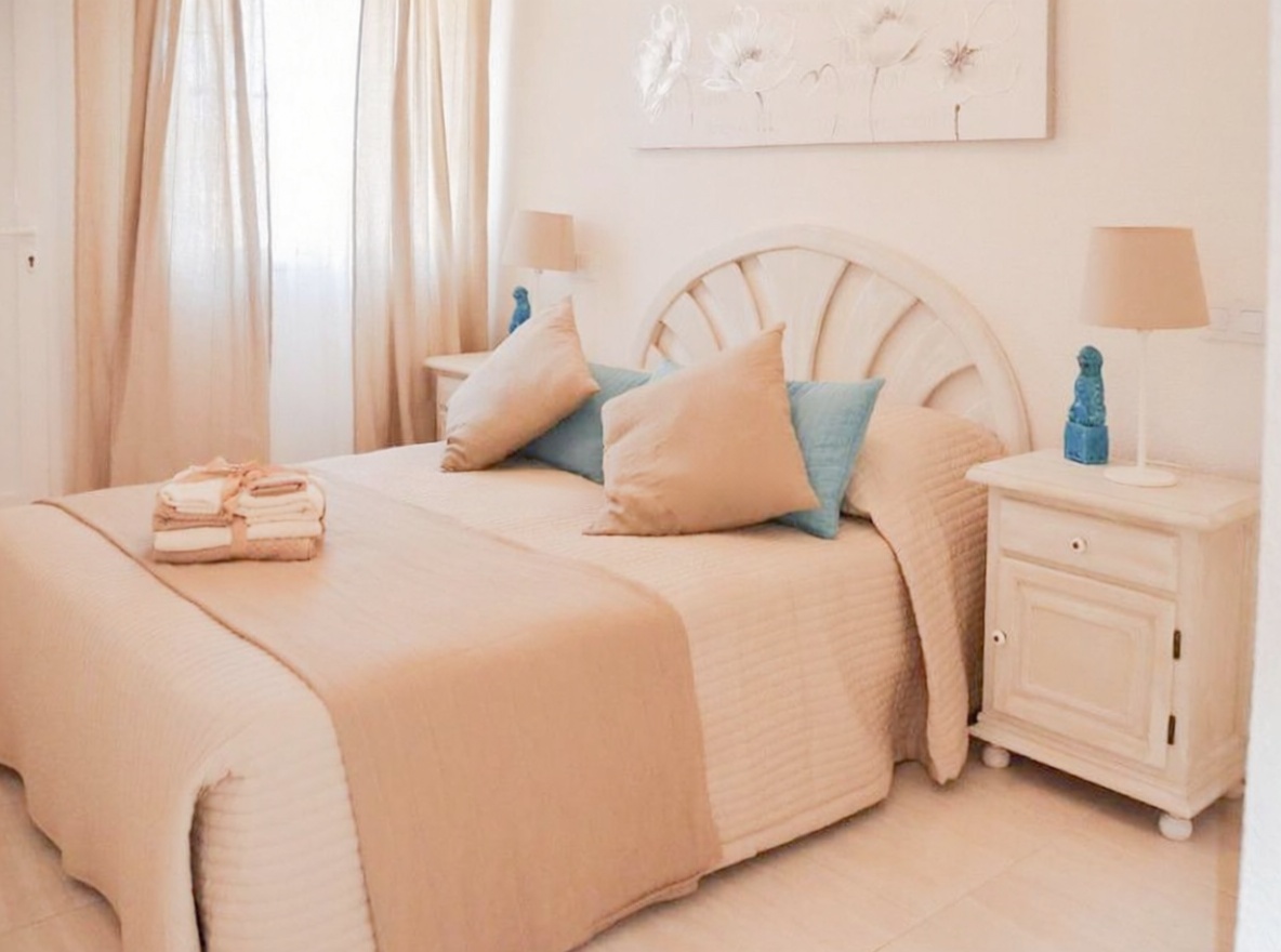 Chalet avec accès direct à la plage à Torrevieja — Chambre