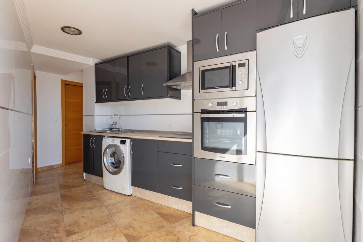 Beachfront flat in Torrevieja — Bathroom
