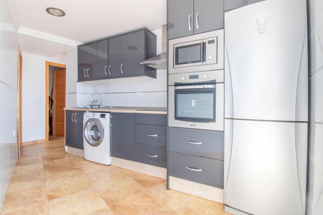 Beachfront flat in Torrevieja — Bedroom