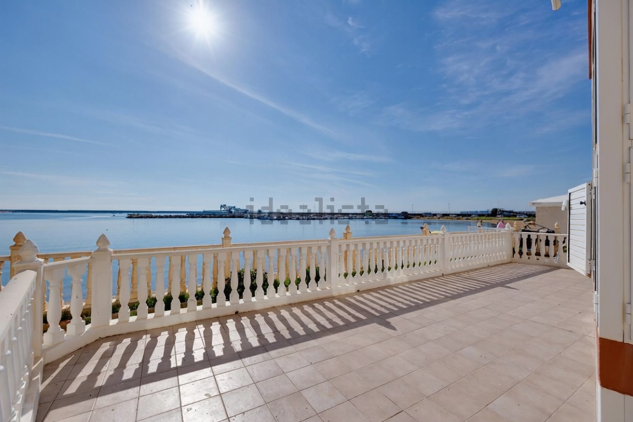 Piso en primera línea de playa en Torrevieja