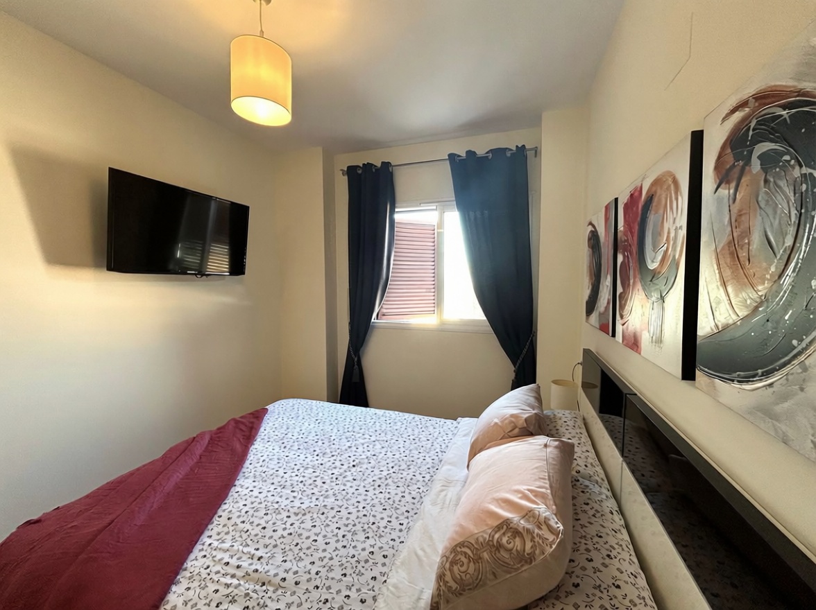 Ático en primera línea de mar en Torrevieja — Dormitorio